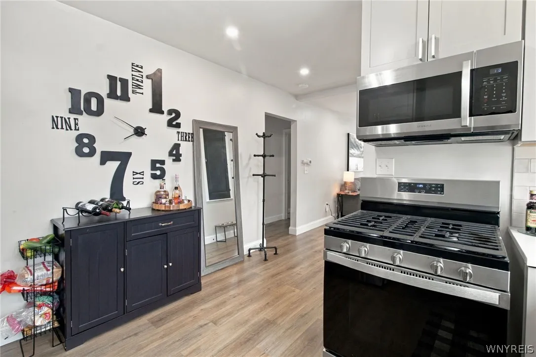 2698 Lakewood Avenue, Hamburg, New York 14075, Hamburg, New York 14075, 3 Bedroom Bedrooms, 5 Room Rooms,1 BathroomBathrooms,Residential,For Sale,2698 Lakewood Avenue, Hamburg, New York 14075,0,B1721914