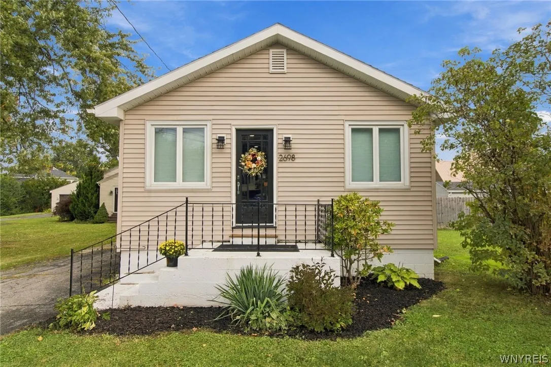 2698 Lakewood Avenue, Hamburg, New York 14075, Hamburg, New York 14075, 3 Bedroom Bedrooms, 5 Room Rooms,1 BathroomBathrooms,Residential,For Sale,2698 Lakewood Avenue, Hamburg, New York 14075,0,B1721914