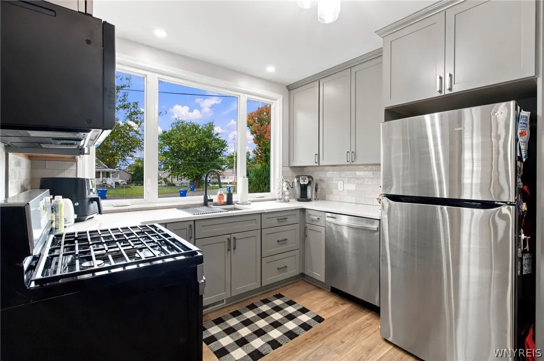 2698 Lakewood Avenue, Hamburg, New York 14075, Hamburg, New York 14075, 3 Bedroom Bedrooms, 5 Room Rooms,1 BathroomBathrooms,Residential,For Sale,2698 Lakewood Avenue, Hamburg, New York 14075,0,B1721914