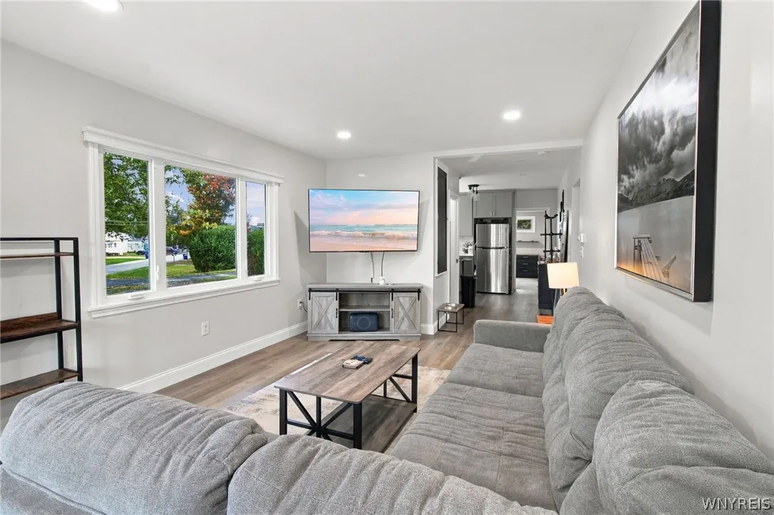 2698 Lakewood Avenue, Hamburg, New York 14075, Hamburg, New York 14075, 3 Bedroom Bedrooms, 5 Room Rooms,1 BathroomBathrooms,Residential,For Sale,2698 Lakewood Avenue, Hamburg, New York 14075,0,B1721914