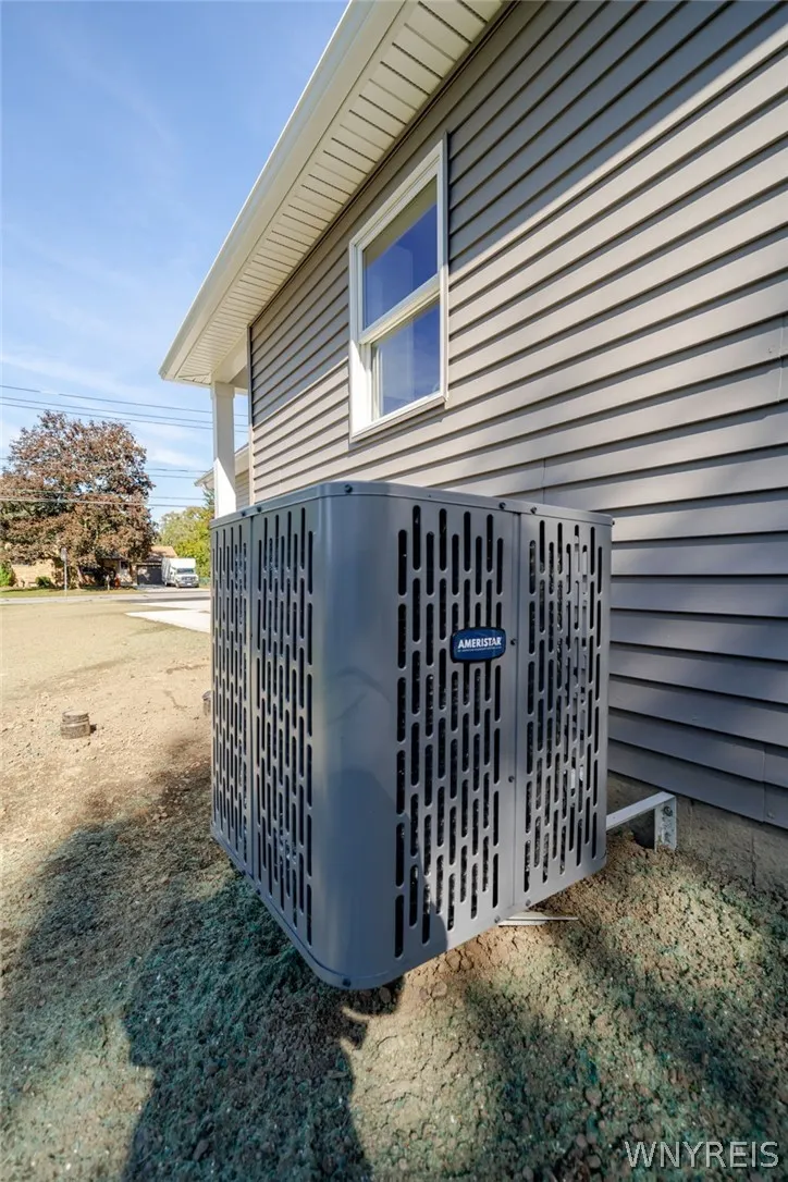 6261 Lake, Orchard Park, New York 14127, Orchard Park, New York 14127, 4 Bedroom Bedrooms, ,3 BathroomBathrooms,Residential,For Sale,6261 Lake, Orchard Park, New York 14127,0,B1720969