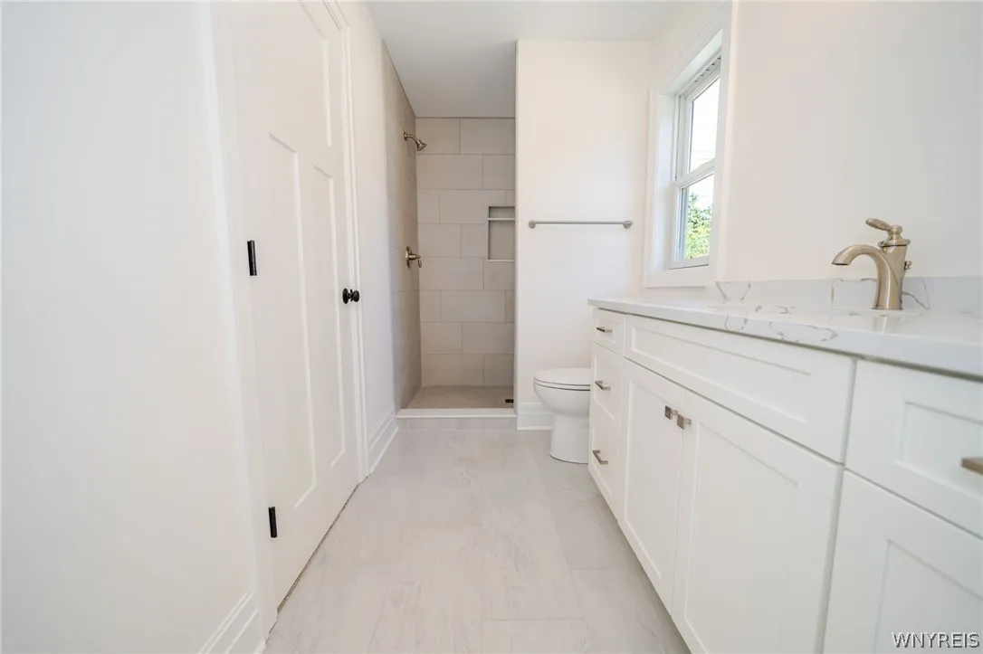 6261 Lake, Orchard Park, New York 14127, Orchard Park, New York 14127, 4 Bedroom Bedrooms, ,3 BathroomBathrooms,Residential,For Sale,6261 Lake, Orchard Park, New York 14127,0,B1720969