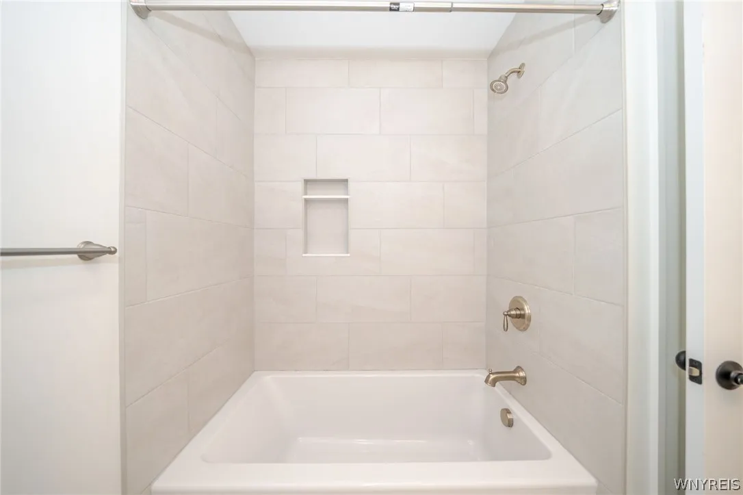 6261 Lake, Orchard Park, New York 14127, Orchard Park, New York 14127, 4 Bedroom Bedrooms, ,3 BathroomBathrooms,Residential,For Sale,6261 Lake, Orchard Park, New York 14127,0,B1720969