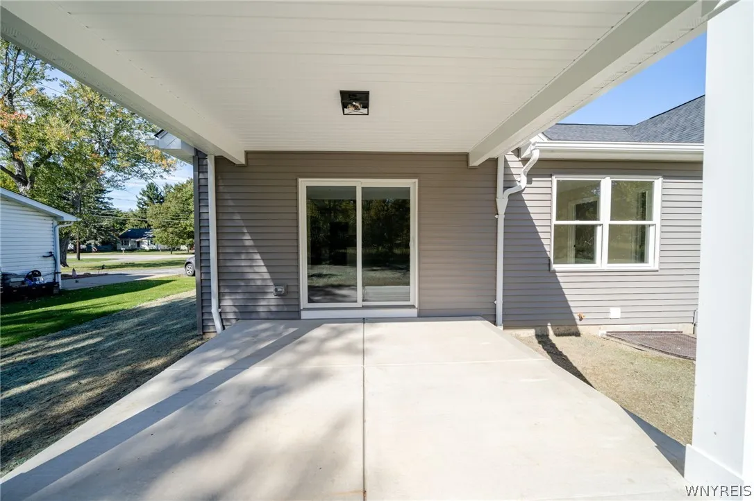 6261 Lake, Orchard Park, New York 14127, Orchard Park, New York 14127, 4 Bedroom Bedrooms, ,3 BathroomBathrooms,Residential,For Sale,6261 Lake, Orchard Park, New York 14127,0,B1720969