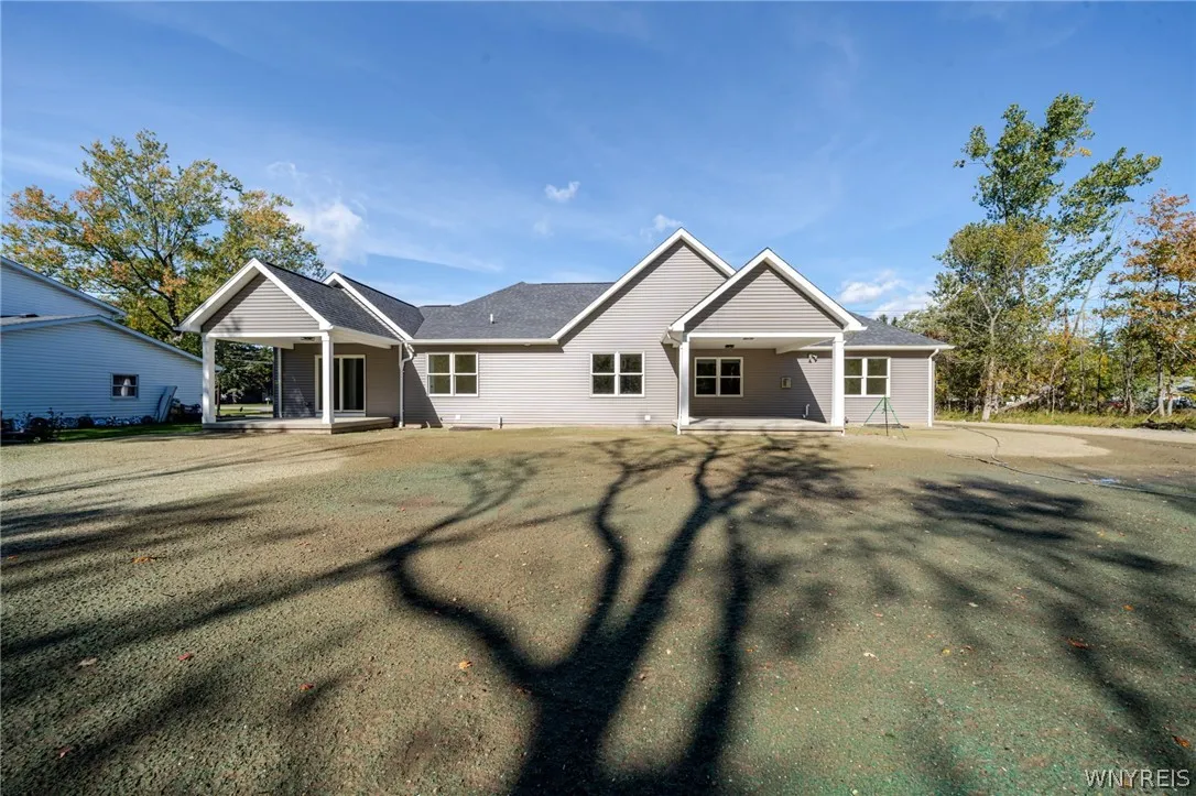 6261 Lake, Orchard Park, New York 14127, Orchard Park, New York 14127, 4 Bedroom Bedrooms, ,3 BathroomBathrooms,Residential,For Sale,6261 Lake, Orchard Park, New York 14127,0,B1720969