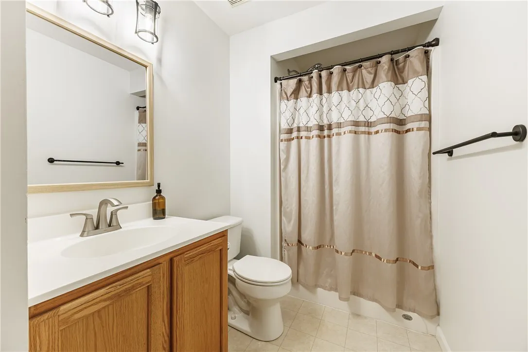 1035 Beaver Creek Drive, Webster, New York 14580, Webster, New York 14580, 3 Bedroom Bedrooms, 7 Room Rooms,2 BathroomBathrooms,Residential,For Sale,1035 Beaver Creek Drive, Webster, New York 14580,0,R1721226