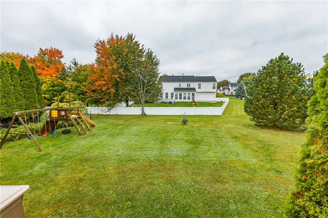 1035 Beaver Creek Drive, Webster, New York 14580, Webster, New York 14580, 3 Bedroom Bedrooms, 7 Room Rooms,2 BathroomBathrooms,Residential,For Sale,1035 Beaver Creek Drive, Webster, New York 14580,0,R1721226