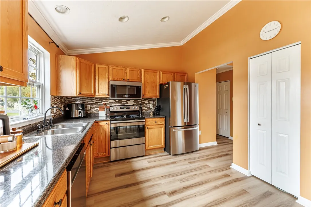 1035 Beaver Creek Drive, Webster, New York 14580, Webster, New York 14580, 3 Bedroom Bedrooms, 7 Room Rooms,2 BathroomBathrooms,Residential,For Sale,1035 Beaver Creek Drive, Webster, New York 14580,0,R1721226