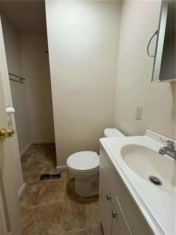 2-12 Cliff Street 2, Oneonta, New York 13820, Oneonta, New York 13820, 3 Bedroom Bedrooms, 7 Room Rooms,1 BathroomBathrooms,Residential Lease,For Rent,2-12 Cliff Street 2, Oneonta, New York 13820,0,R1722080