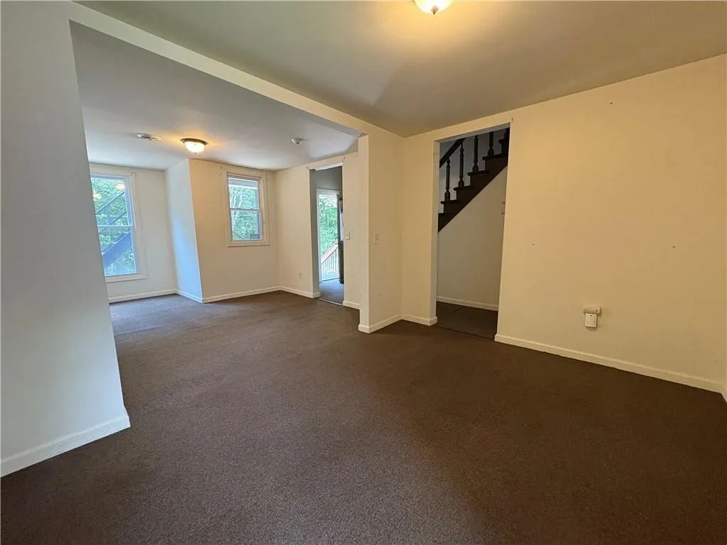 2-12 Cliff Street 2, Oneonta, New York 13820, Oneonta, New York 13820, 3 Bedroom Bedrooms, 7 Room Rooms,1 BathroomBathrooms,Residential Lease,For Rent,2-12 Cliff Street 2, Oneonta, New York 13820,0,R1722080