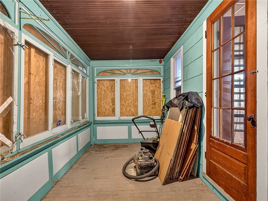76 Hazelwood Terrace, Rochester, New York 14609, Rochester, New York 14609, 3 Bedroom Bedrooms, 6 Room Rooms,1 BathroomBathrooms,Residential,For Sale,76 Hazelwood Terrace, Rochester, New York 14609,0,R1718182