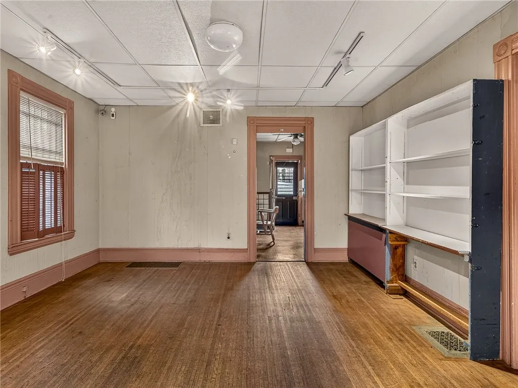 76 Hazelwood Terrace, Rochester, New York 14609, Rochester, New York 14609, 3 Bedroom Bedrooms, 6 Room Rooms,1 BathroomBathrooms,Residential,For Sale,76 Hazelwood Terrace, Rochester, New York 14609,0,R1718182