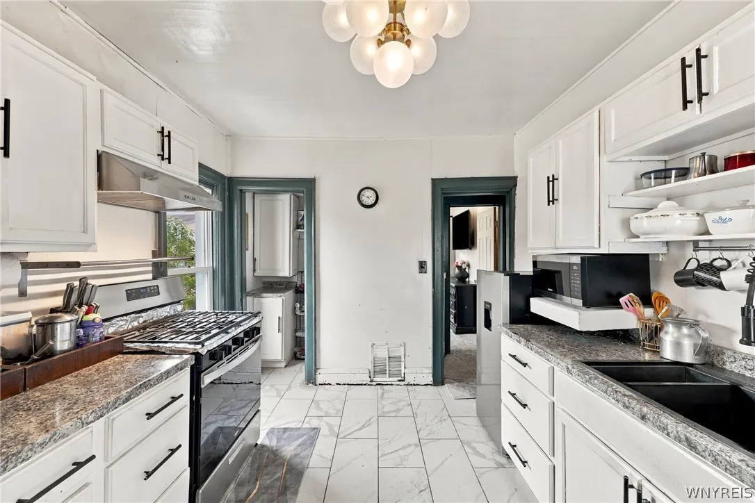 53 Lilac Street, Buffalo, New York 14220, Buffalo, New York 14220, 6 Bedroom Bedrooms, 14 Room Rooms,2 BathroomBathrooms,Residential,For Sale,53 Lilac Street, Buffalo, New York 14220,0,B1721377