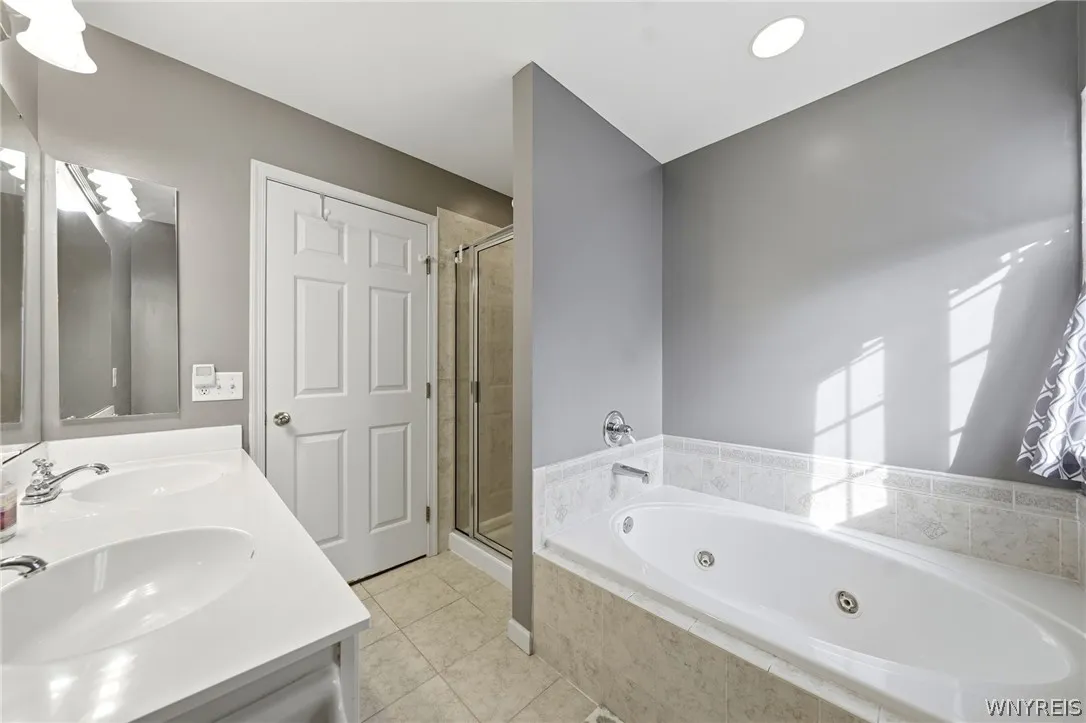 4716 Pineview Drive, Hamburg, New York 14075, Hamburg, New York 14075, 4 Bedroom Bedrooms, 8 Room Rooms,2 BathroomBathrooms,Residential,For Sale,4716 Pineview Drive, Hamburg, New York 14075,0,B1721988