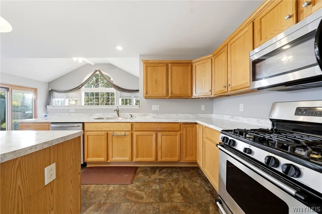 4716 Pineview Drive, Hamburg, New York 14075, Hamburg, New York 14075, 4 Bedroom Bedrooms, 8 Room Rooms,2 BathroomBathrooms,Residential,For Sale,4716 Pineview Drive, Hamburg, New York 14075,0,B1721988