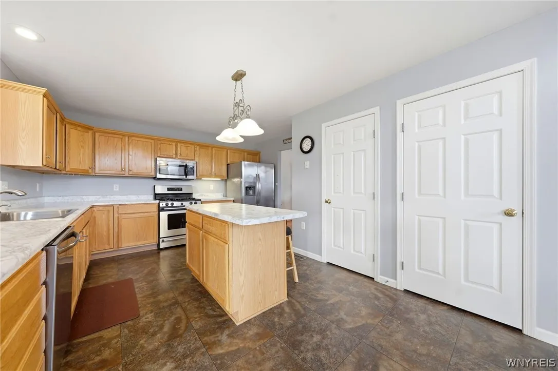 4716 Pineview Drive, Hamburg, New York 14075, Hamburg, New York 14075, 4 Bedroom Bedrooms, 8 Room Rooms,2 BathroomBathrooms,Residential,For Sale,4716 Pineview Drive, Hamburg, New York 14075,0,B1721988