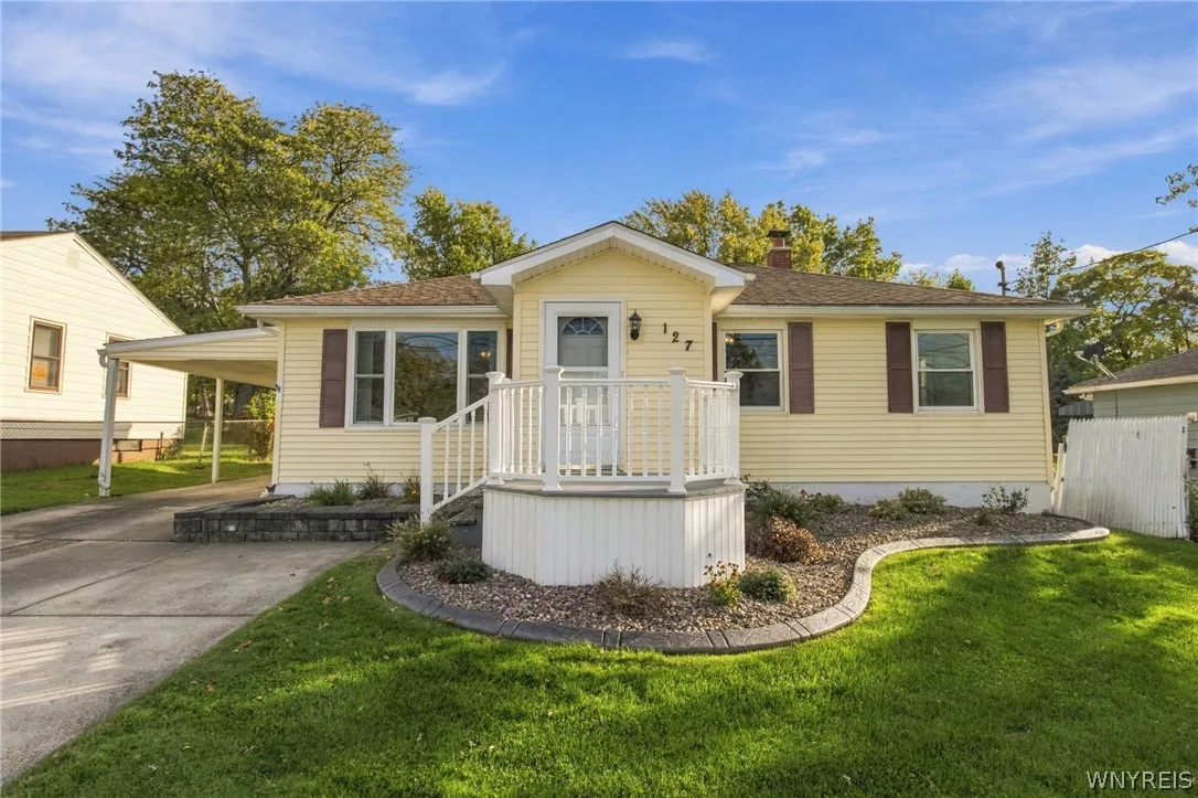 127 Burmon Drive, Orchard Park, New York 14127, Orchard Park, New York 14127, 4 Bedroom Bedrooms, 6 Room Rooms,1 BathroomBathrooms,Residential,For Sale,127 Burmon Drive, Orchard Park, New York 14127,0,B1722041