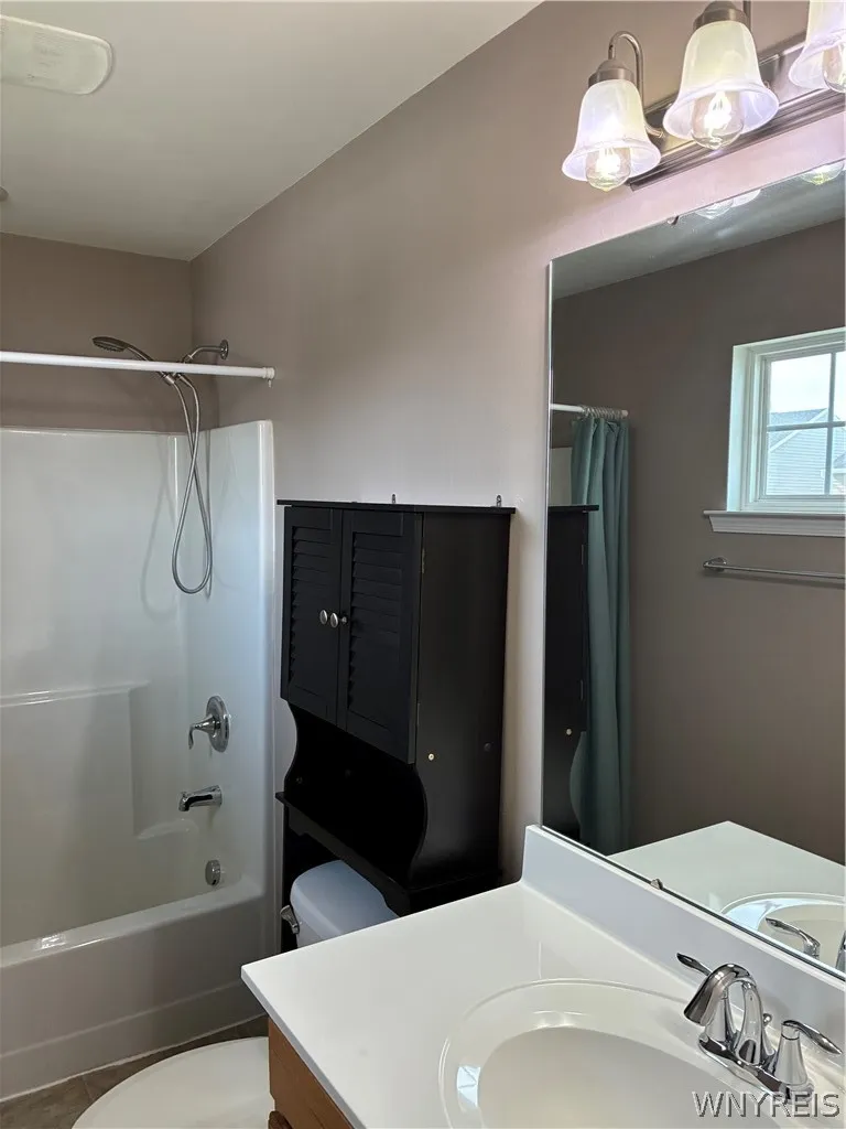 FULL BATH PRIMARY BEDROOM