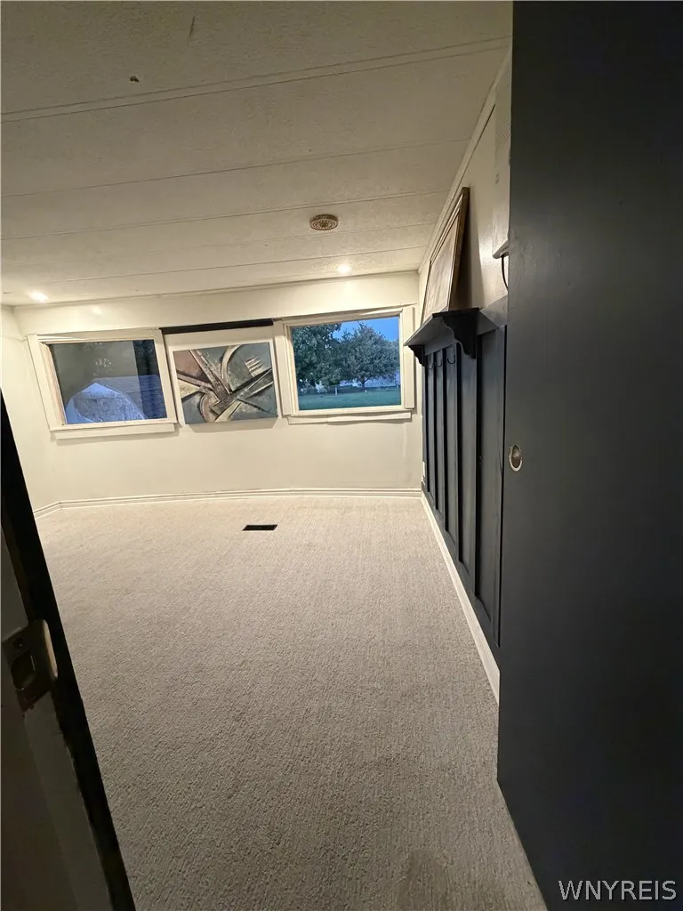 6 Highridge, Hamburg, New York 14075, Hamburg, New York 14075, 3 Bedroom Bedrooms, 5 Room Rooms,1 BathroomBathrooms,Residential,For Sale,6 Highridge, Hamburg, New York 14075,0,B1722181