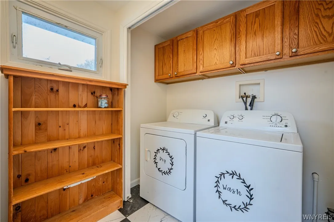 92 Mapleview Drive, Amherst, New York 14226, Amherst, New York 14226, 3 Bedroom Bedrooms, 6 Room Rooms,1 BathroomBathrooms,Residential,For Sale,92 Mapleview Drive, Amherst, New York 14226,0,B1721481