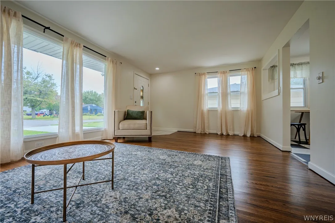 92 Mapleview Drive, Amherst, New York 14226, Amherst, New York 14226, 3 Bedroom Bedrooms, 6 Room Rooms,1 BathroomBathrooms,Residential,For Sale,92 Mapleview Drive, Amherst, New York 14226,0,B1721481
