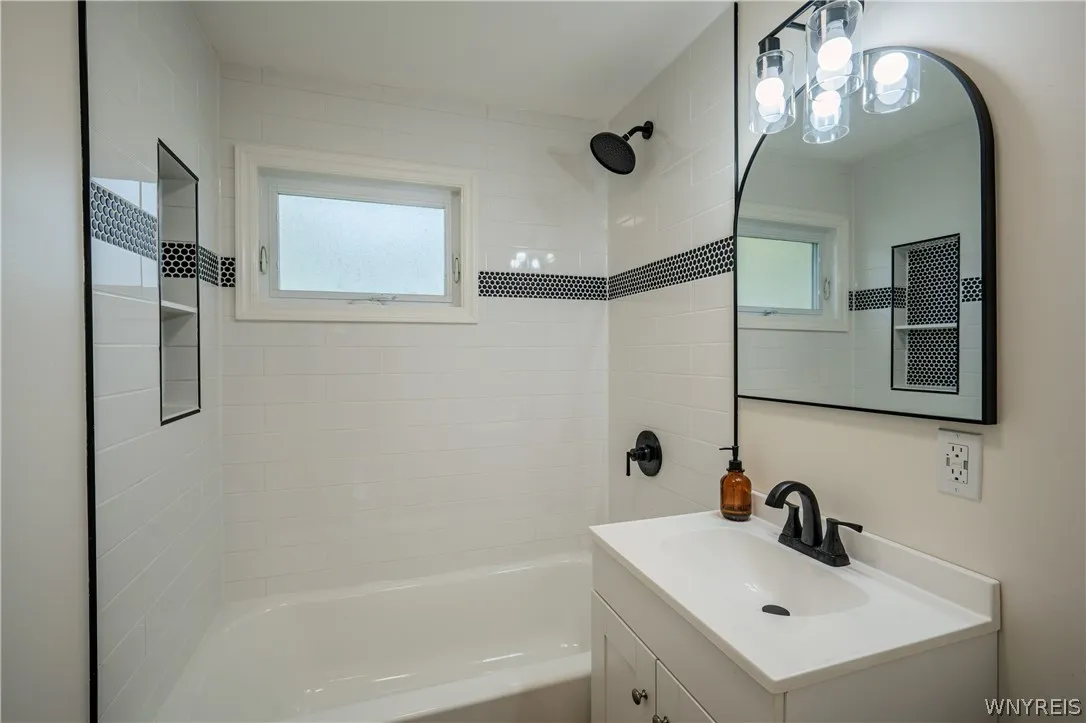 92 Mapleview Drive, Amherst, New York 14226, Amherst, New York 14226, 3 Bedroom Bedrooms, 6 Room Rooms,1 BathroomBathrooms,Residential,For Sale,92 Mapleview Drive, Amherst, New York 14226,0,B1721481