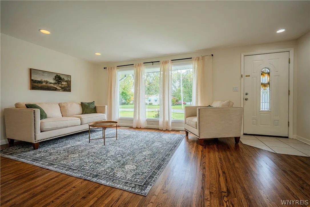 92 Mapleview Drive, Amherst, New York 14226, Amherst, New York 14226, 3 Bedroom Bedrooms, 6 Room Rooms,1 BathroomBathrooms,Residential,For Sale,92 Mapleview Drive, Amherst, New York 14226,0,B1721481