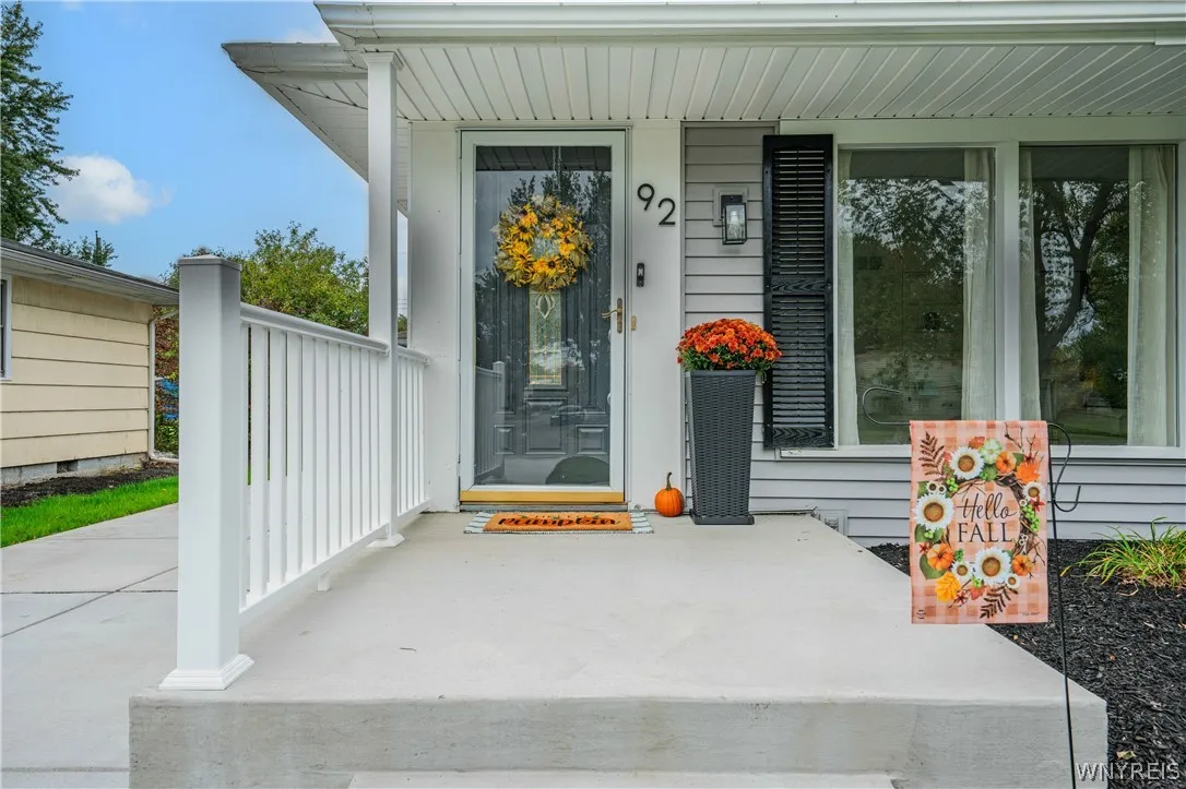 92 Mapleview Drive, Amherst, New York 14226, Amherst, New York 14226, 3 Bedroom Bedrooms, 6 Room Rooms,1 BathroomBathrooms,Residential,For Sale,92 Mapleview Drive, Amherst, New York 14226,0,B1721481