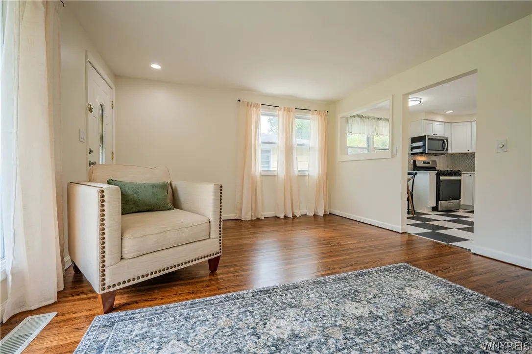 92 Mapleview Drive, Amherst, New York 14226, Amherst, New York 14226, 3 Bedroom Bedrooms, 6 Room Rooms,1 BathroomBathrooms,Residential,For Sale,92 Mapleview Drive, Amherst, New York 14226,0,B1721481