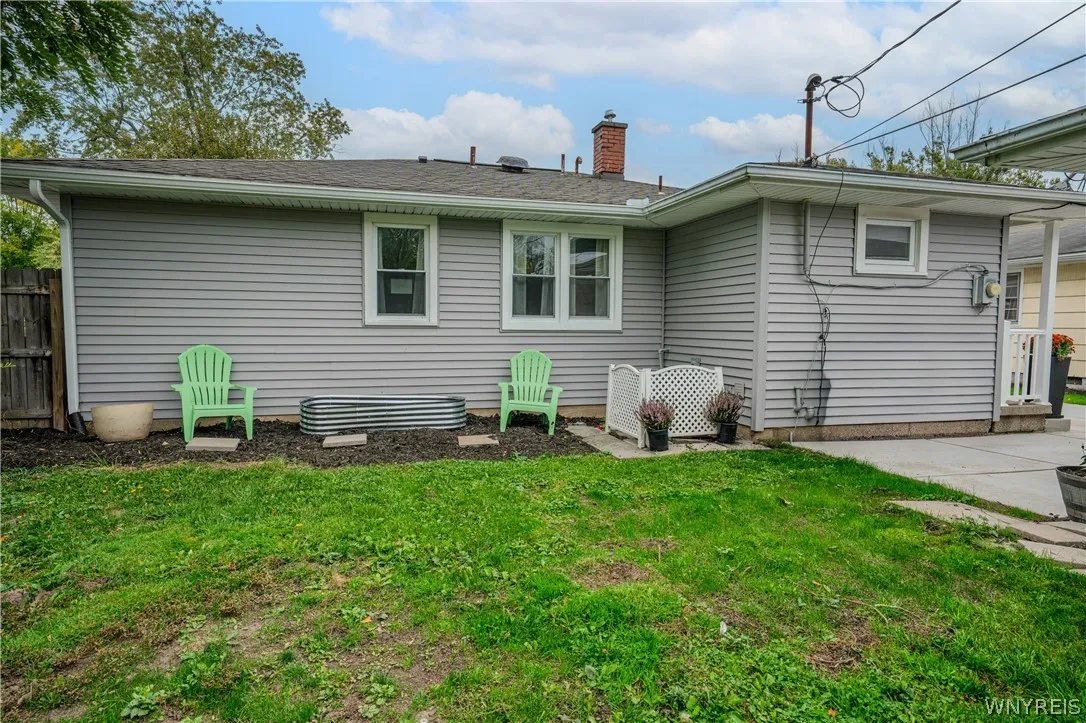 92 Mapleview Drive, Amherst, New York 14226, Amherst, New York 14226, 3 Bedroom Bedrooms, 6 Room Rooms,1 BathroomBathrooms,Residential,For Sale,92 Mapleview Drive, Amherst, New York 14226,0,B1721481