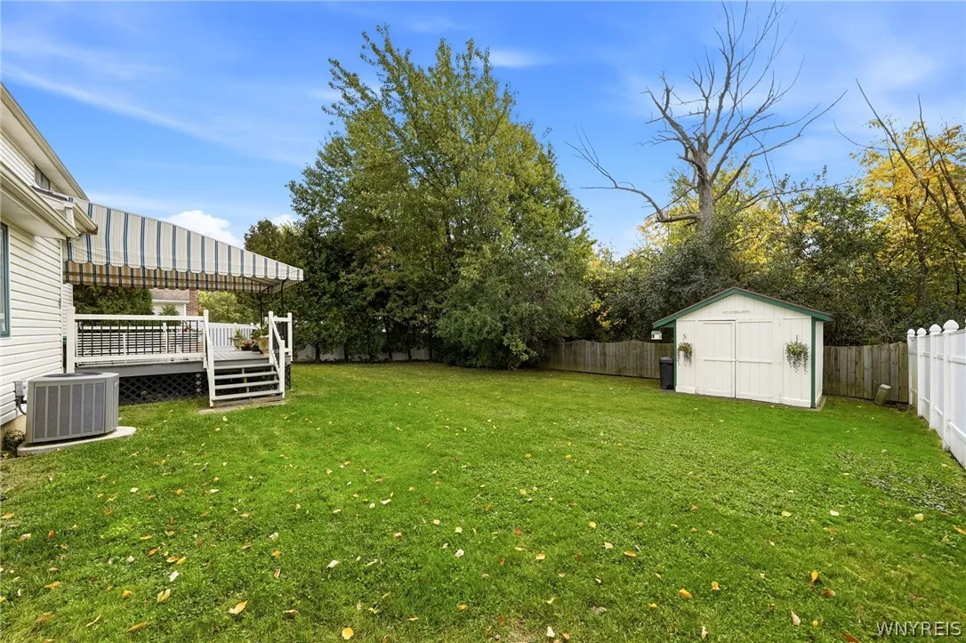 Spacious Yard - Fully Fenced