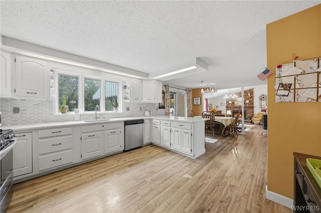 Bright & Open Kitchen