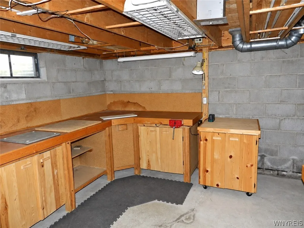 3643 Center Lane Drive, Hamburg, New York 14075, Hamburg, New York 14075, 4 Bedroom Bedrooms, 9 Room Rooms,2 BathroomBathrooms,Residential,For Sale,3643 Center Lane Drive, Hamburg, New York 14075,0,B1722356