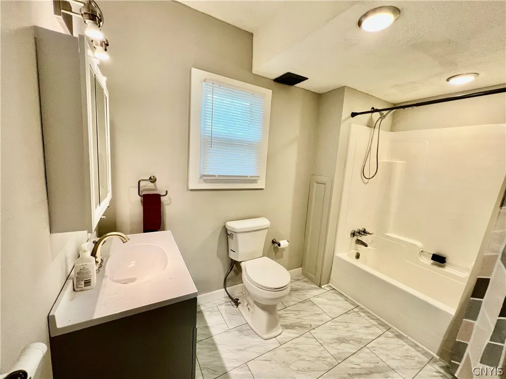 219 East 5th Street, Oswego, New York 13126, Oswego, New York 13126, 2 Bedroom Bedrooms, 7 Room Rooms,1 BathroomBathrooms,Residential,For Sale,219 East 5th Street, Oswego, New York 13126,0,S1722452