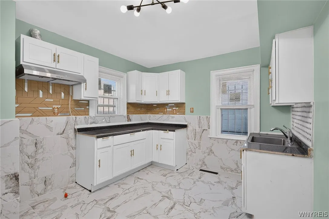 1274 Kensington Avenue, Buffalo, New York 14215, Buffalo, New York 14215, 3 Bedroom Bedrooms, 6 Room Rooms,1 BathroomBathrooms,Residential,For Sale,1274 Kensington Avenue, Buffalo, New York 14215,0,B1722517