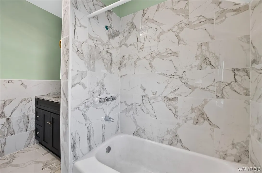 1274 Kensington Avenue, Buffalo, New York 14215, Buffalo, New York 14215, 3 Bedroom Bedrooms, 6 Room Rooms,1 BathroomBathrooms,Residential,For Sale,1274 Kensington Avenue, Buffalo, New York 14215,0,B1722517