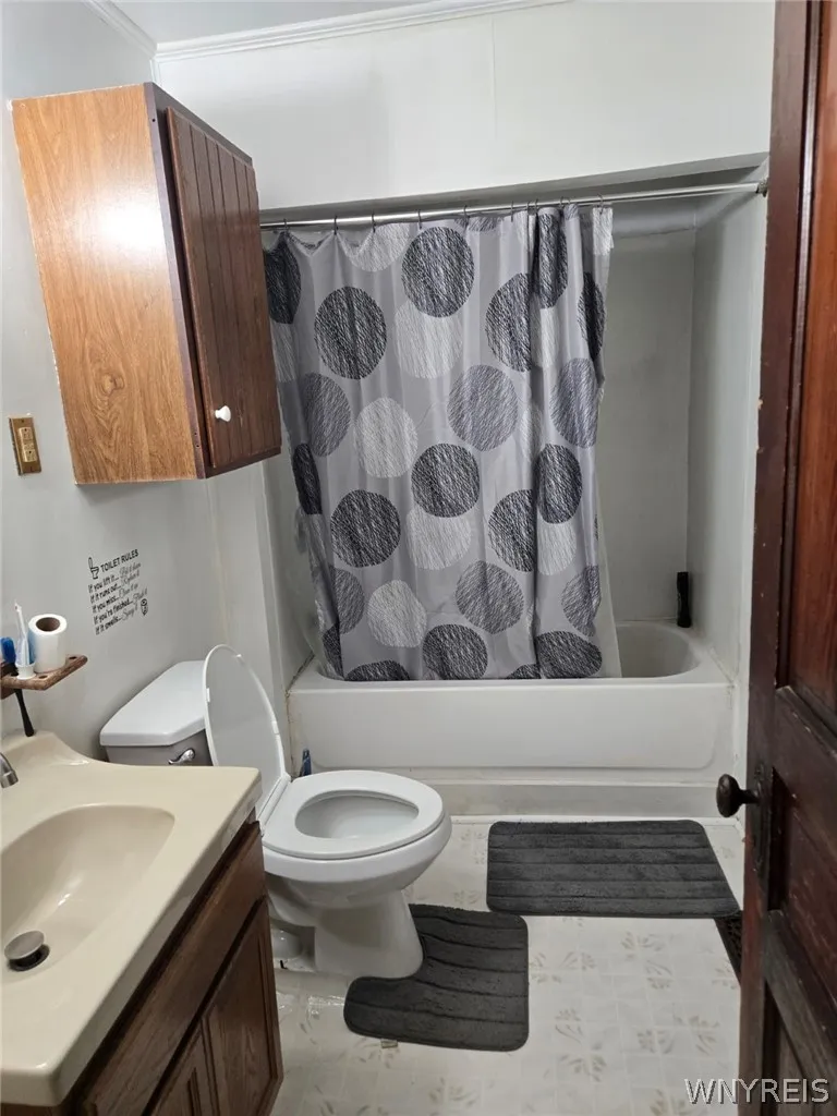 2259 South Park Avenue, Buffalo, New York 14220, Buffalo, New York 14220, 3 Bedroom Bedrooms, 5 Room Rooms,1 BathroomBathrooms,Residential Lease,For Rent,2259 South Park Avenue, Buffalo, New York 14220,0,B1722162
