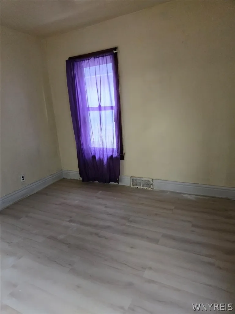 2259 South Park Avenue, Buffalo, New York 14220, Buffalo, New York 14220, 3 Bedroom Bedrooms, 5 Room Rooms,1 BathroomBathrooms,Residential Lease,For Rent,2259 South Park Avenue, Buffalo, New York 14220,0,B1722162