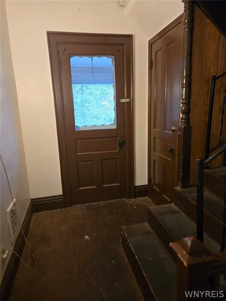 2259 South Park Avenue, Buffalo, New York 14220, Buffalo, New York 14220, 3 Bedroom Bedrooms, 5 Room Rooms,1 BathroomBathrooms,Residential Lease,For Rent,2259 South Park Avenue, Buffalo, New York 14220,0,B1722162