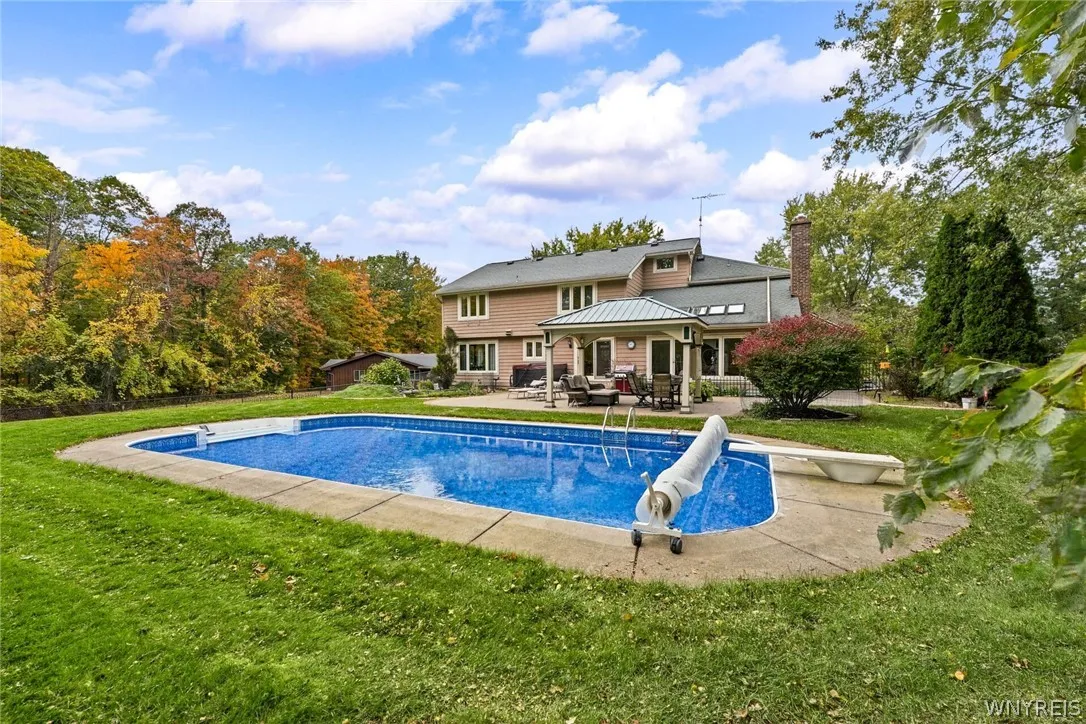 5354 Oakridge Drive, Hamburg, New York 14075, Hamburg, New York 14075, 4 Bedroom Bedrooms, 9 Room Rooms,2 BathroomBathrooms,Residential,For Sale,5354 Oakridge Drive, Hamburg, New York 14075,0,B1721432