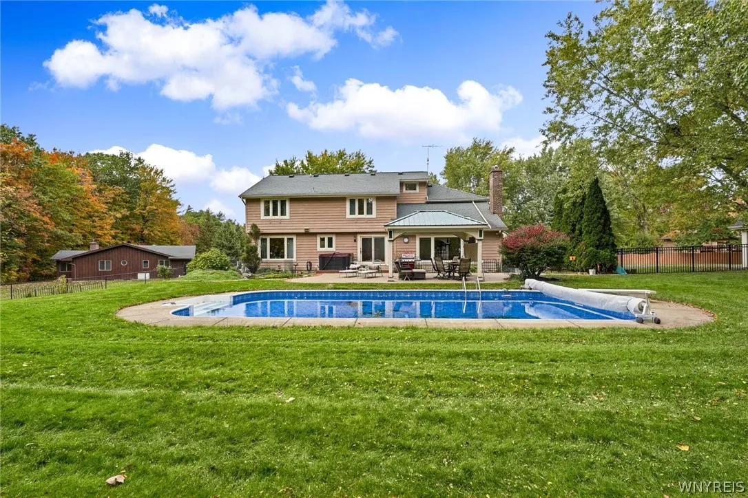 5354 Oakridge Drive, Hamburg, New York 14075, Hamburg, New York 14075, 4 Bedroom Bedrooms, 9 Room Rooms,2 BathroomBathrooms,Residential,For Sale,5354 Oakridge Drive, Hamburg, New York 14075,0,B1721432