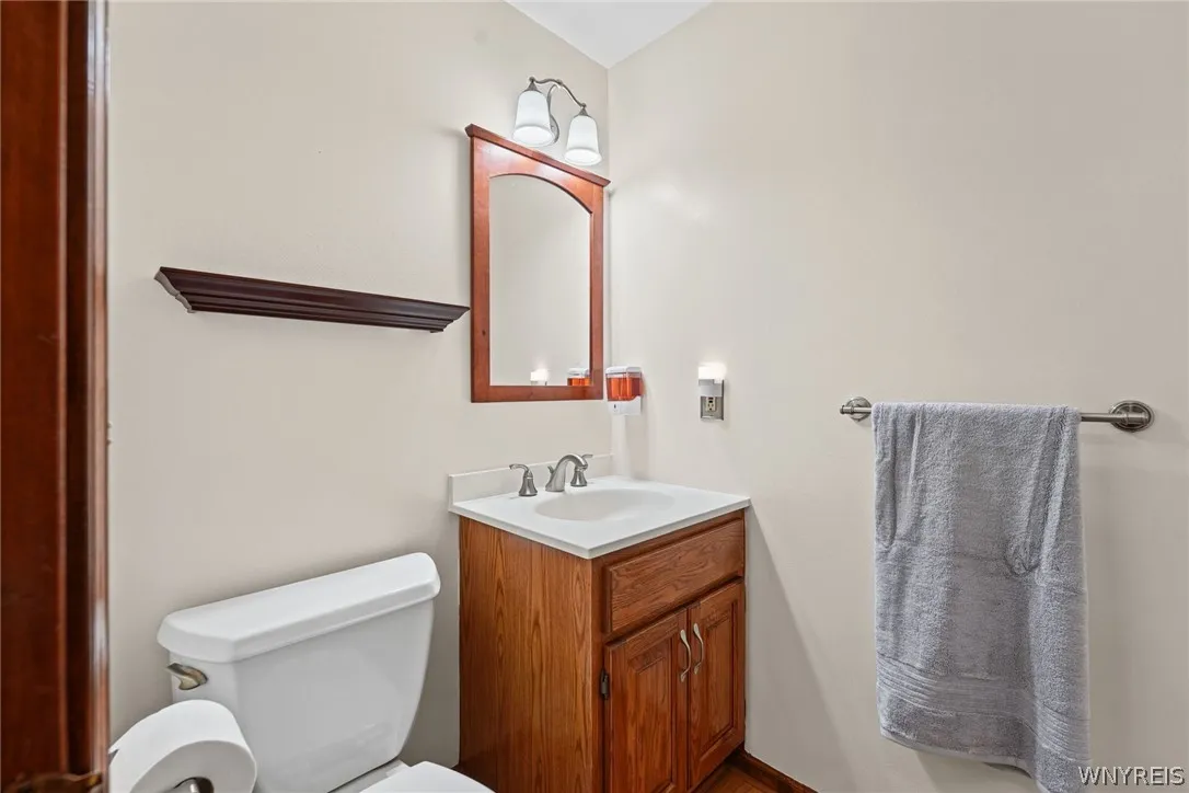 5354 Oakridge Drive, Hamburg, New York 14075, Hamburg, New York 14075, 4 Bedroom Bedrooms, 9 Room Rooms,2 BathroomBathrooms,Residential,For Sale,5354 Oakridge Drive, Hamburg, New York 14075,0,B1721432