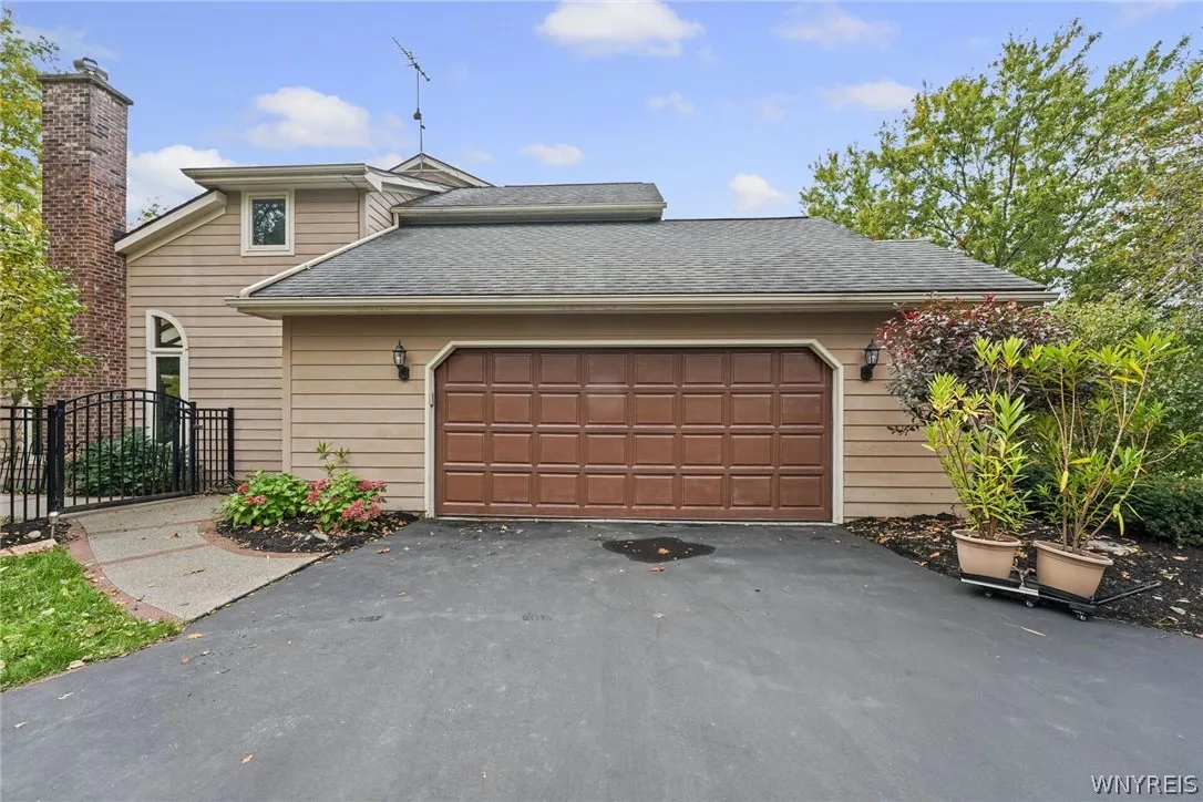 5354 Oakridge Drive, Hamburg, New York 14075, Hamburg, New York 14075, 4 Bedroom Bedrooms, 9 Room Rooms,2 BathroomBathrooms,Residential,For Sale,5354 Oakridge Drive, Hamburg, New York 14075,0,B1721432