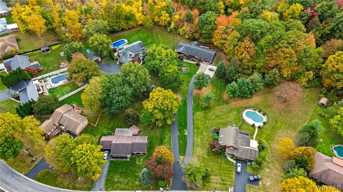 5354 Oakridge Drive, Hamburg, New York 14075, Hamburg, New York 14075, 4 Bedroom Bedrooms, 9 Room Rooms,2 BathroomBathrooms,Residential,For Sale,5354 Oakridge Drive, Hamburg, New York 14075,0,B1721432