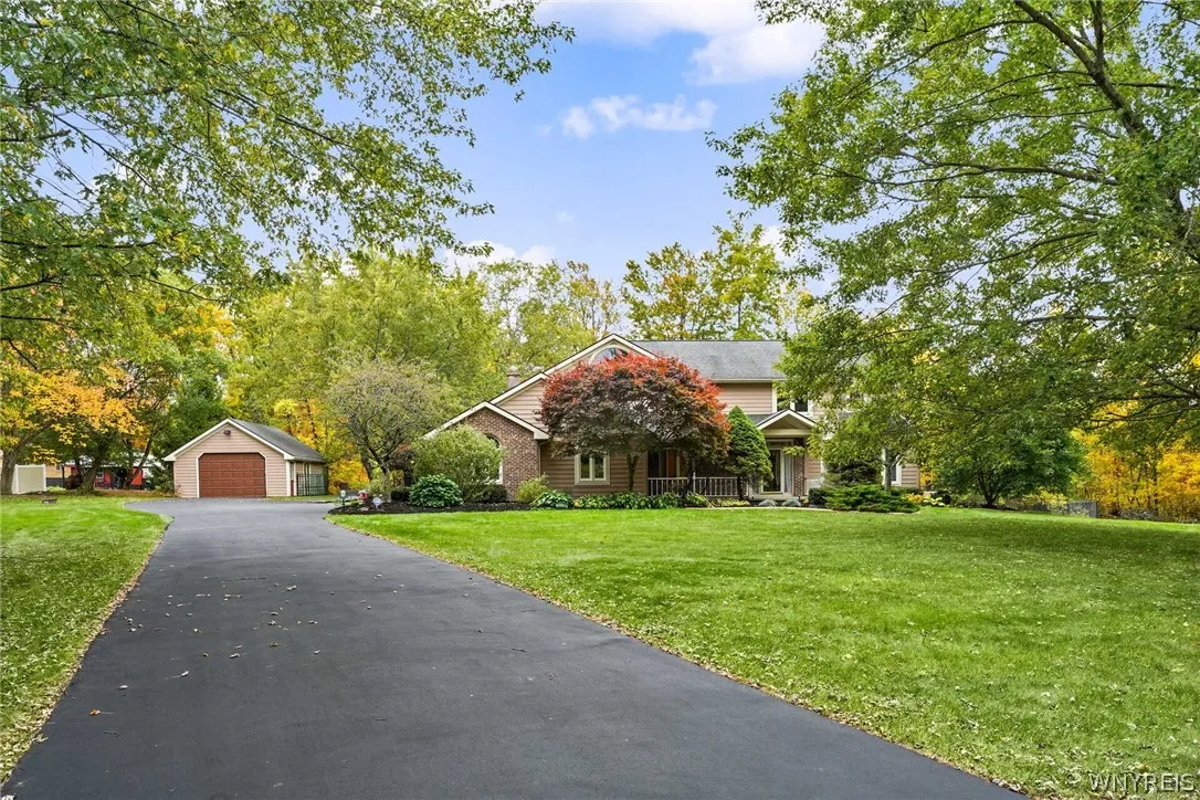 5354 Oakridge Drive, Hamburg, New York 14075, Hamburg, New York 14075, 4 Bedroom Bedrooms, 9 Room Rooms,2 BathroomBathrooms,Residential,For Sale,5354 Oakridge Drive, Hamburg, New York 14075,0,B1721432