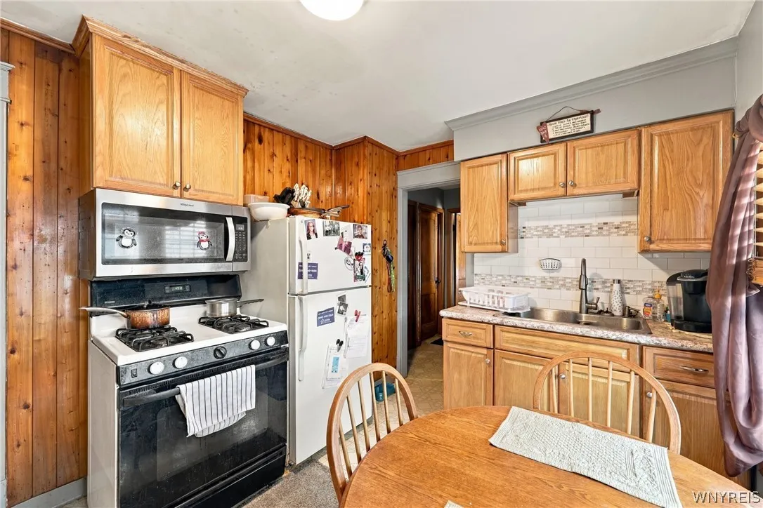541 Marilla Street, Buffalo, New York 14220, Buffalo, New York 14220, 3 Bedroom Bedrooms, 7 Room Rooms,1 BathroomBathrooms,Residential,For Sale,541 Marilla Street, Buffalo, New York 14220,0,B1722635