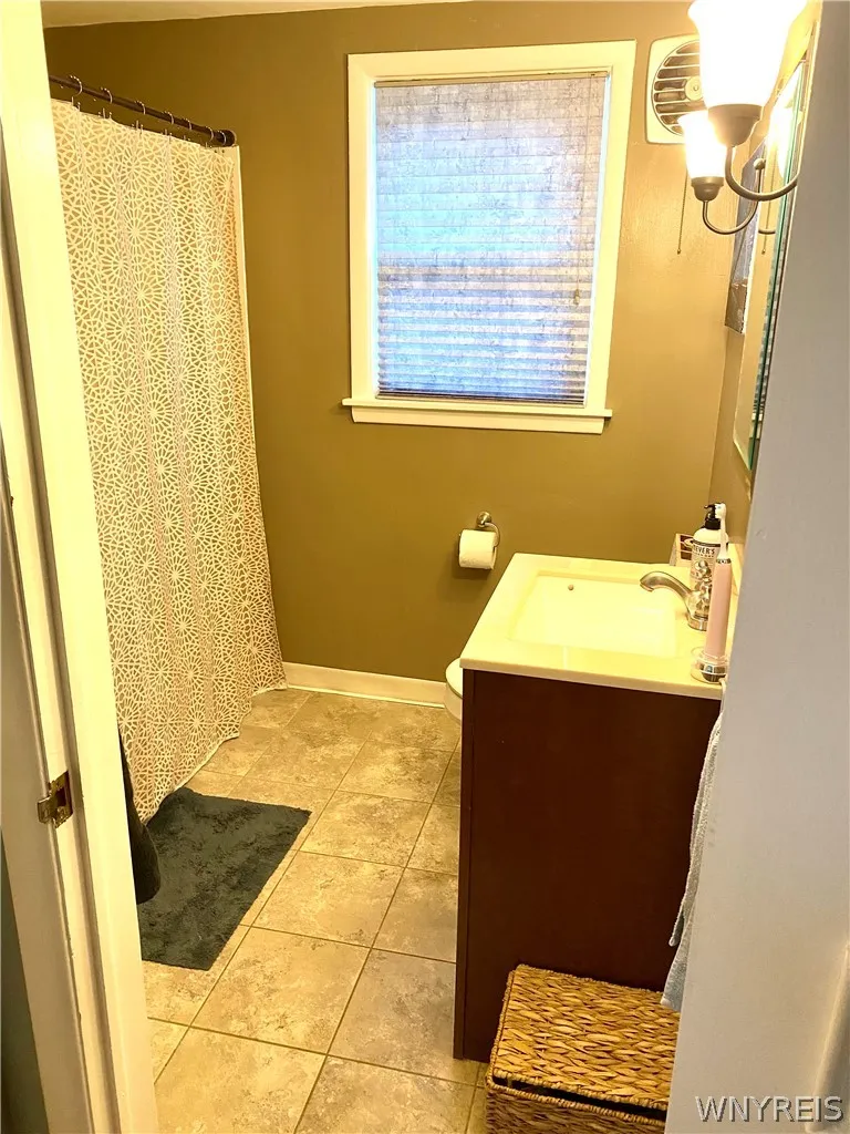 432 Dorrance Avenue, Buffalo, New York 14218, Buffalo, New York 14218, 4 Bedroom Bedrooms, ,2 BathroomBathrooms,Residential,For Sale,432 Dorrance Avenue, Buffalo, New York 14218,0,B1722434