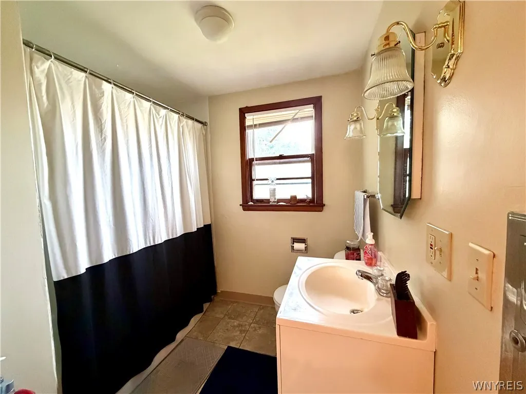 432 Dorrance Avenue, Buffalo, New York 14218, Buffalo, New York 14218, 4 Bedroom Bedrooms, ,2 BathroomBathrooms,Residential,For Sale,432 Dorrance Avenue, Buffalo, New York 14218,0,B1722434