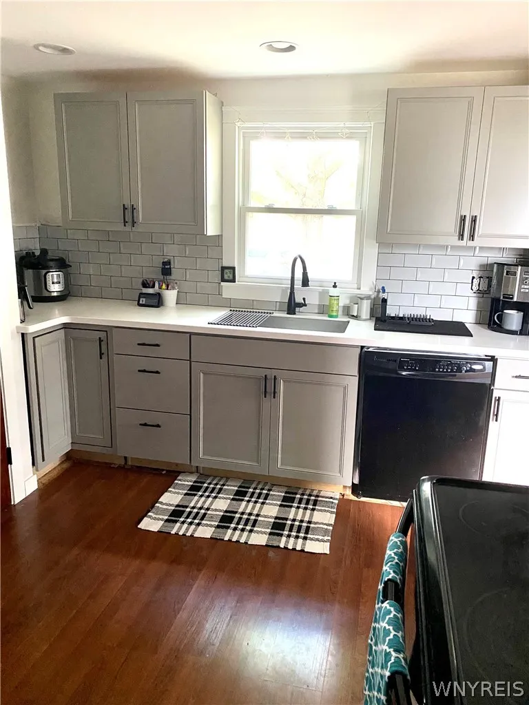 432 Dorrance Avenue, Buffalo, New York 14218, Buffalo, New York 14218, 4 Bedroom Bedrooms, ,2 BathroomBathrooms,Residential,For Sale,432 Dorrance Avenue, Buffalo, New York 14218,0,B1722434