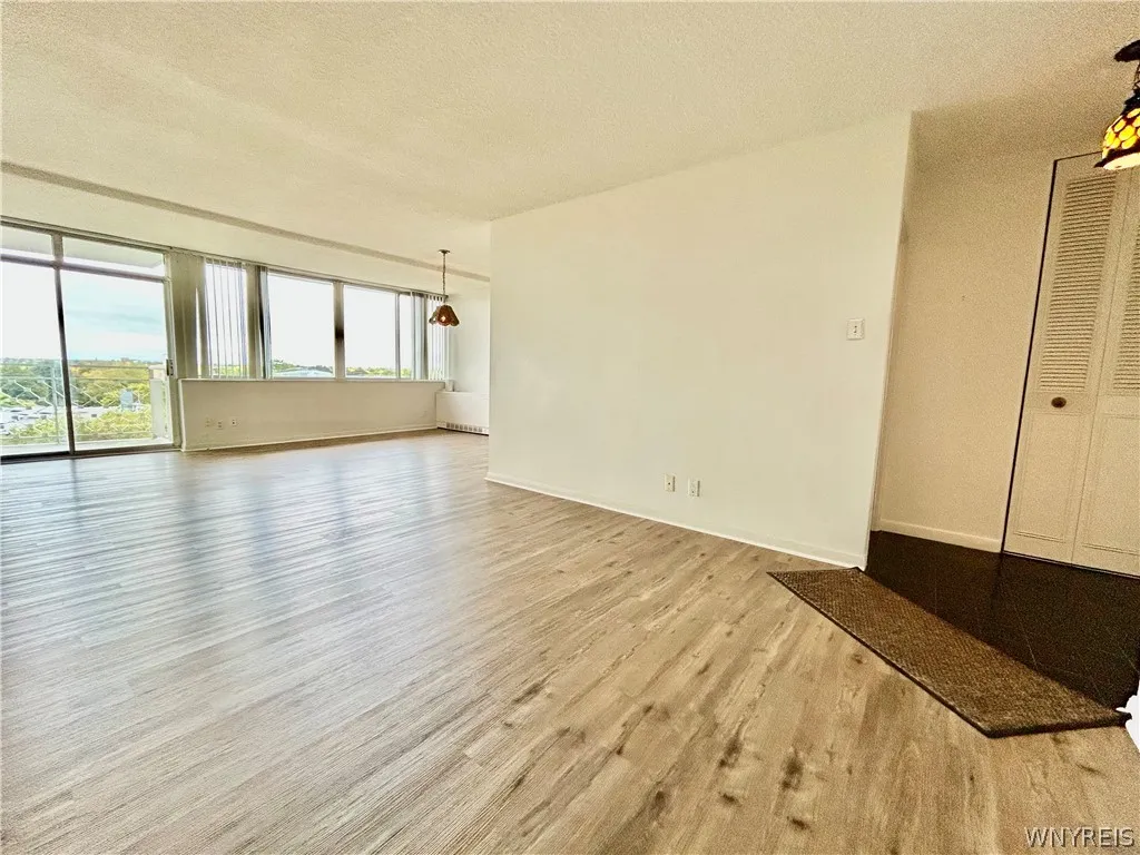 1088 Delaware Avenue 7b, Buffalo, New York 14209, Buffalo, New York 14209, 1 Bedroom Bedrooms, 4 Room Rooms,1 BathroomBathrooms,Residential,For Sale,1088 Delaware Avenue 7b, Buffalo, New York 14209,0,B1722569